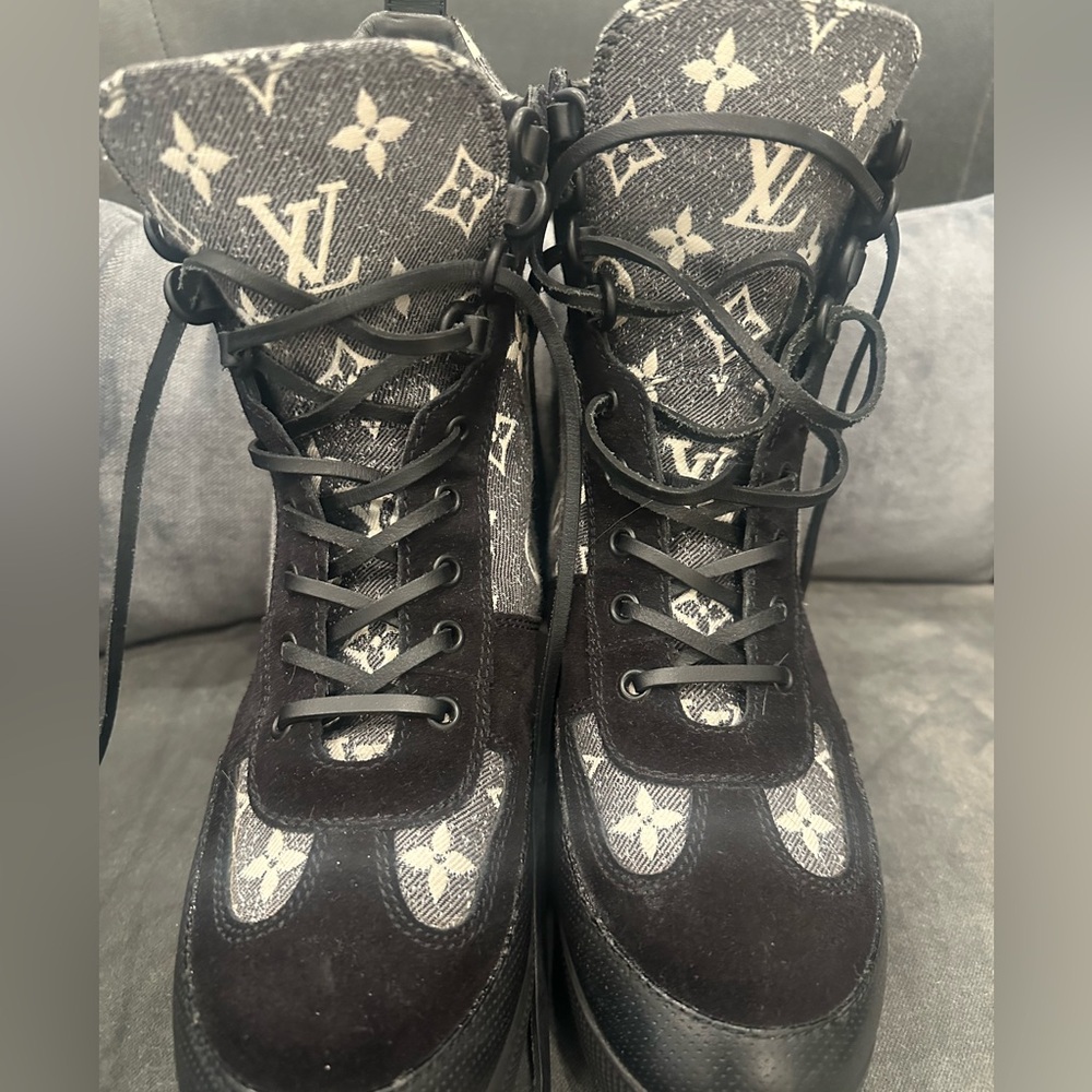 Louis Vuitton LV Laureate Platform desert boot Sz 39